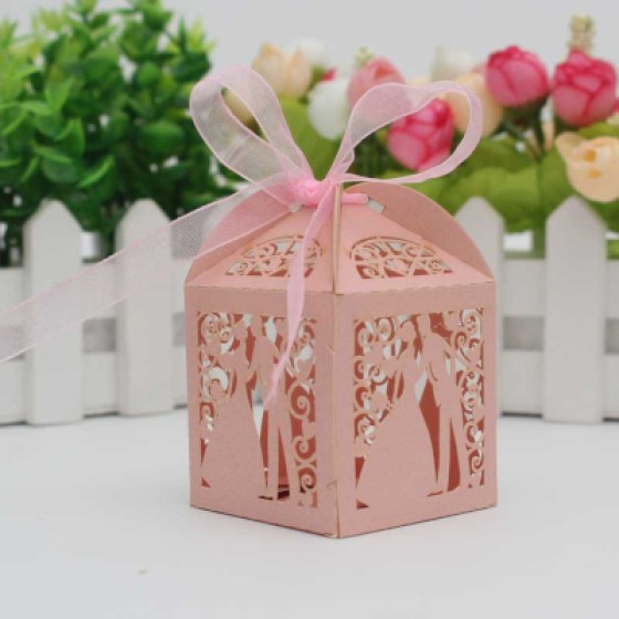 Ukrasne kutijice - mladenci - roze Ukrasne kutijice - mladenci - roze