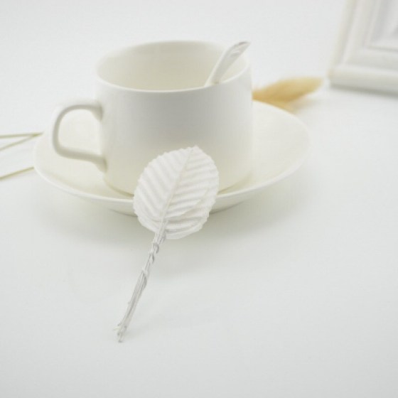 Listići za dekoracije bijeli 100/1 Listići za dekoracije bijeli