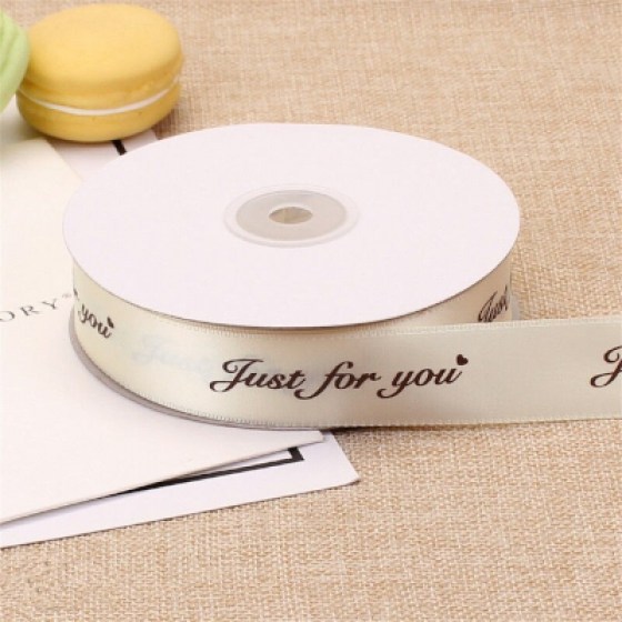 Ukrasna satenska traka bež 25mm Ukrasna satenska traka bež