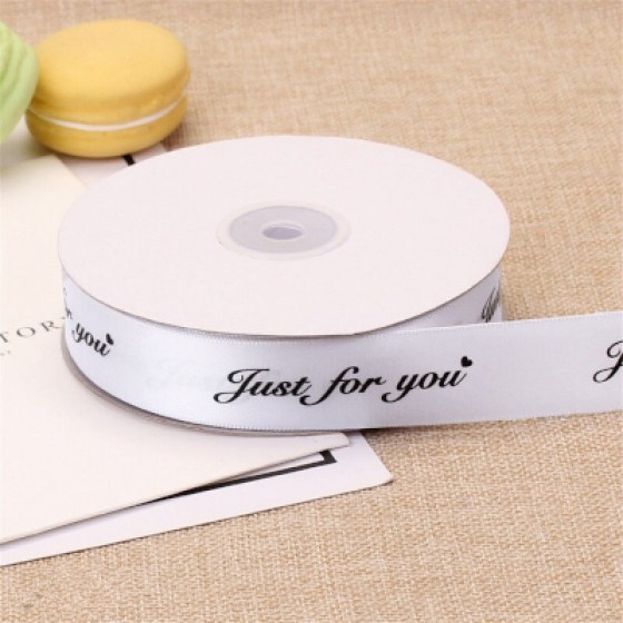 Ukrasna satenska traka bijela 25mm Ukrasna satenska traka bijela