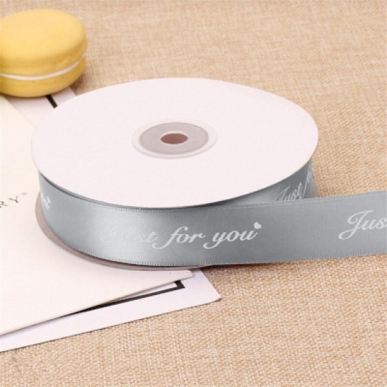 Ukrasna satenska traka srebrna 25mm Ukrasna satenska traka srebrna